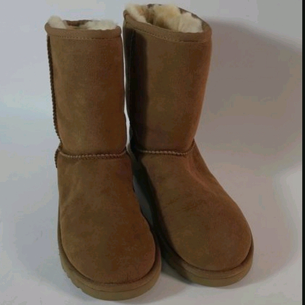 SOLD-Classic Uggs